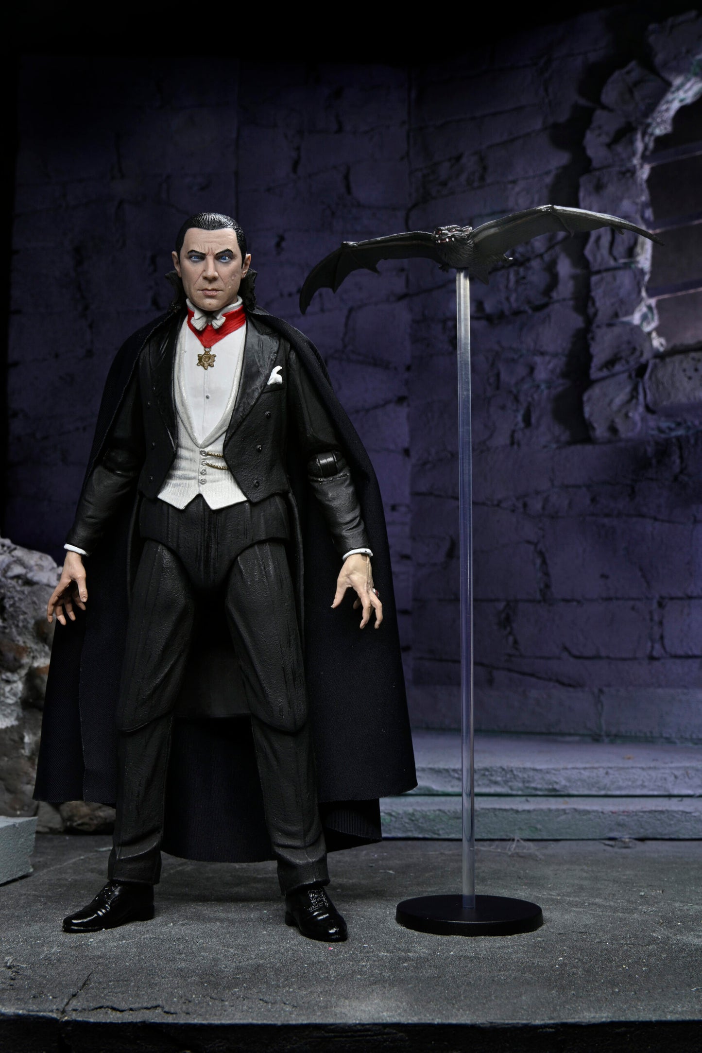 Universal Monsters 7″ Scale Action Figure – Ultimate Dracula (COLOUR)