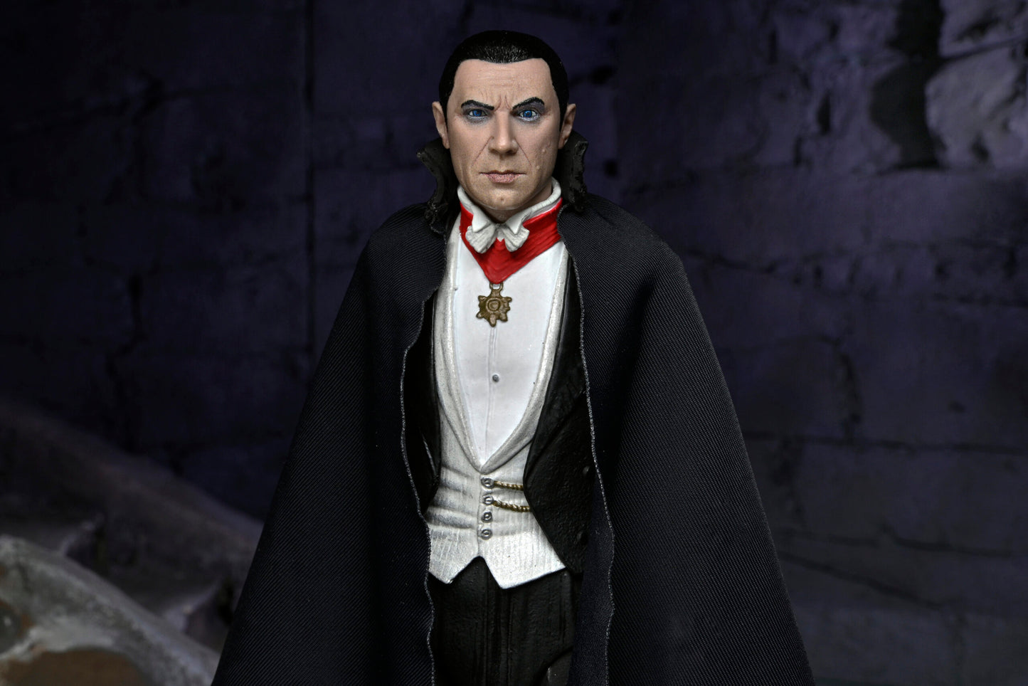 Universal Monsters 7″ Scale Action Figure – Ultimate Dracula (COLOUR)