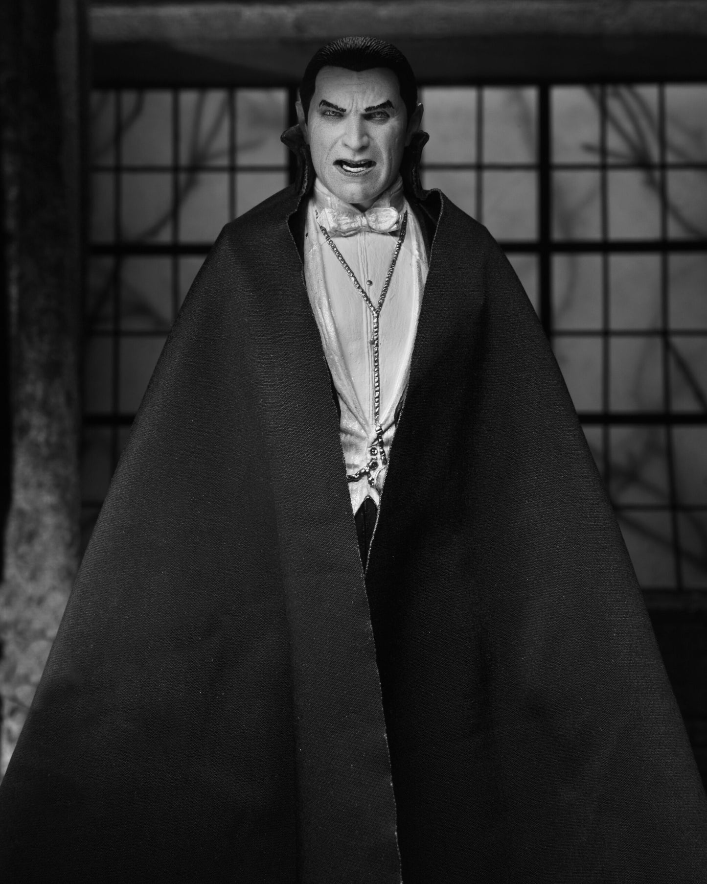 Universal Monsters 7″ Scale Action Figure – Ultimate Dracula (Carfax Abbey)