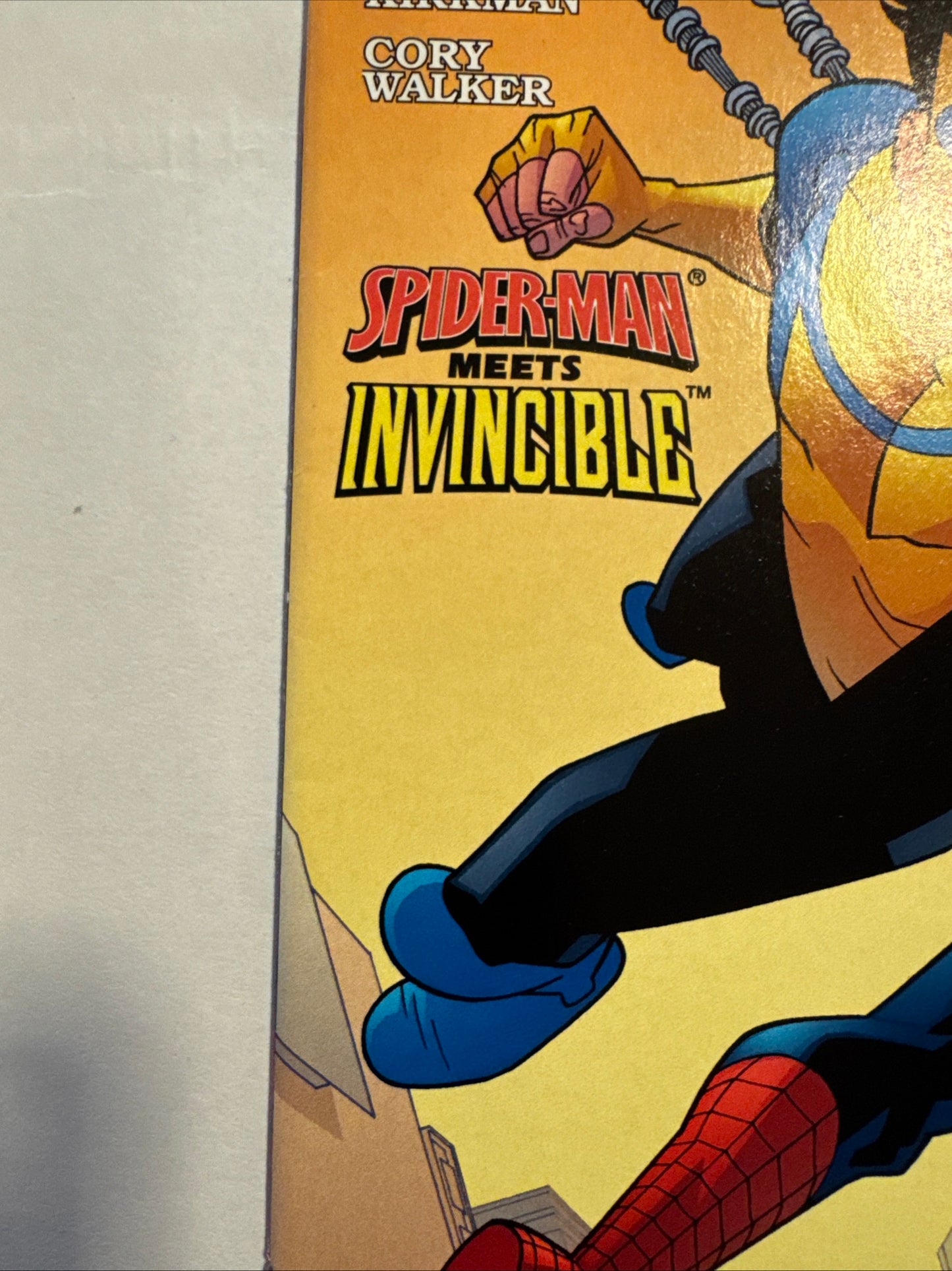 MARVEL TEAM-UP #14 (2005) - SPIDER-MAN MEETS INVINCIBLE - HOT BOOK!