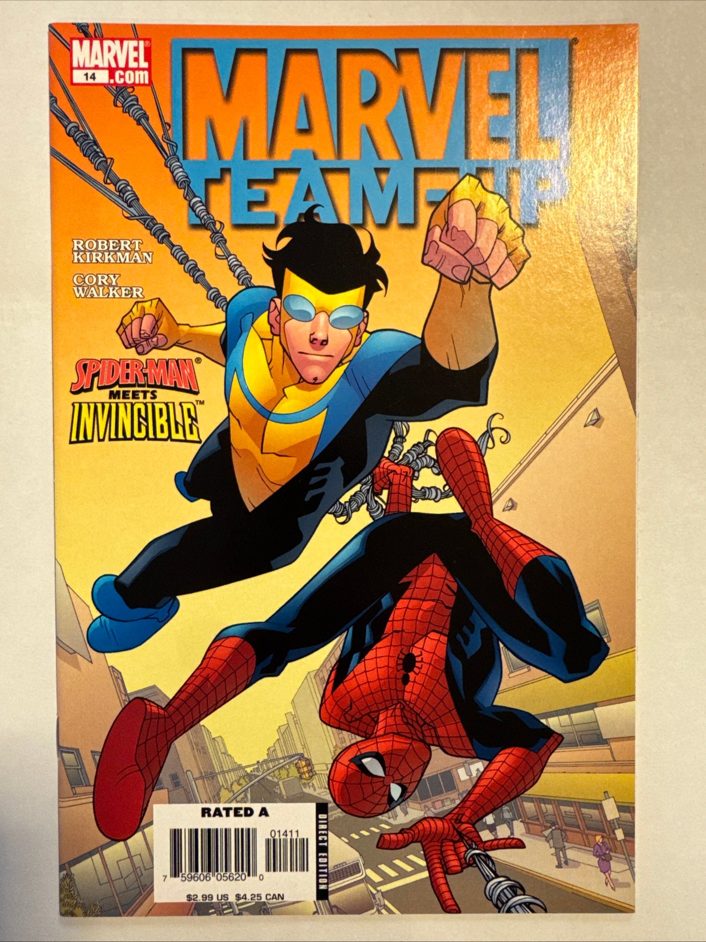 MARVEL TEAM-UP #14 (2005) - SPIDER-MAN MEETS INVINCIBLE - HOT BOOK!