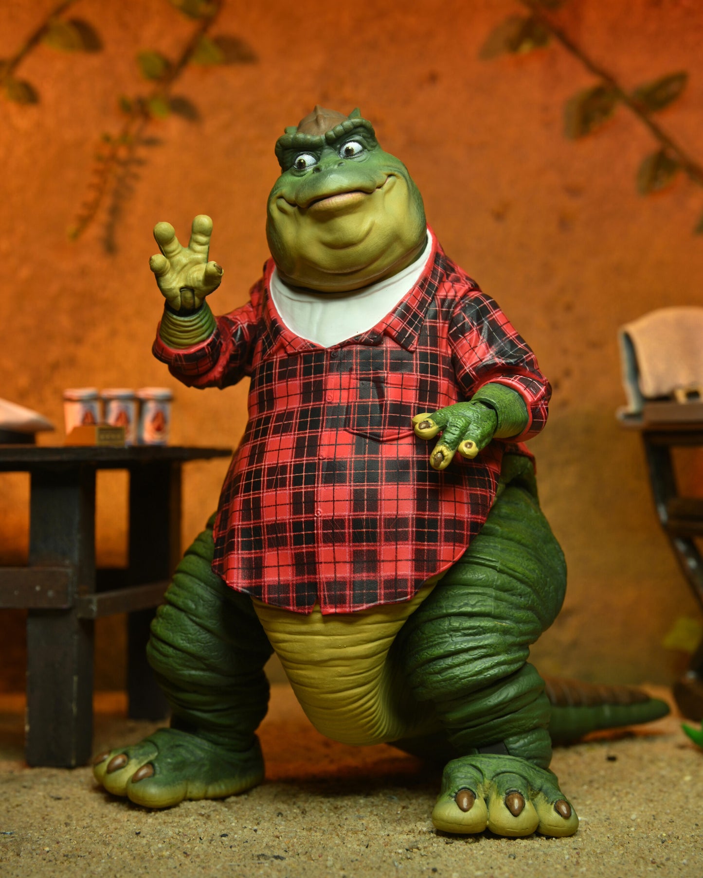 Dinosaurs 7” Scale Action Figure – Ultimate Earl Sinclair - PREORDER 15/8/24