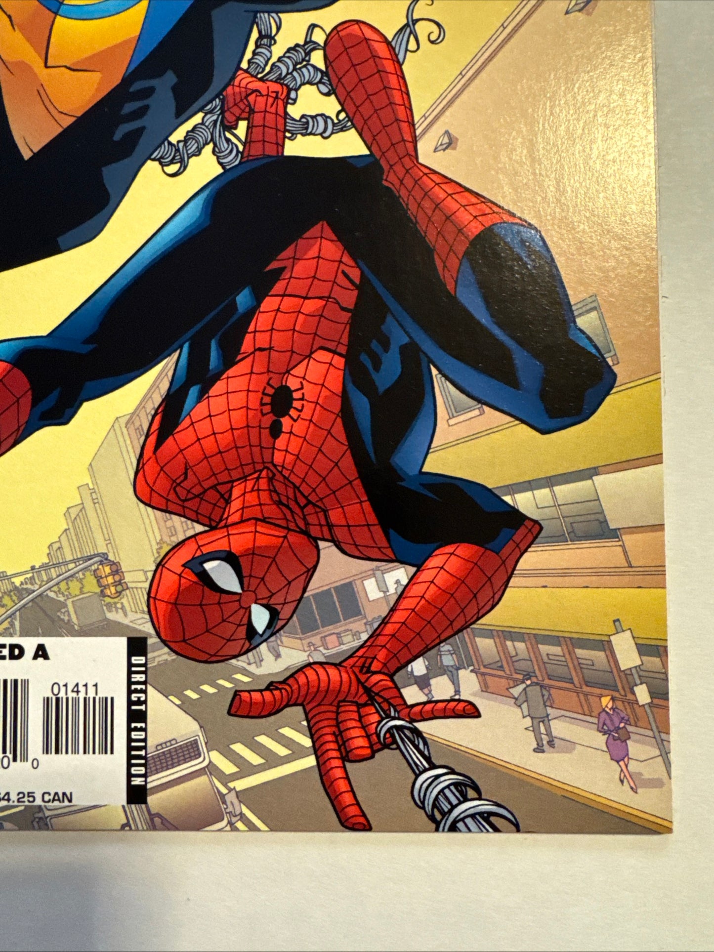 MARVEL TEAM-UP #14 (2005) - SPIDER-MAN MEETS INVINCIBLE - HOT BOOK!