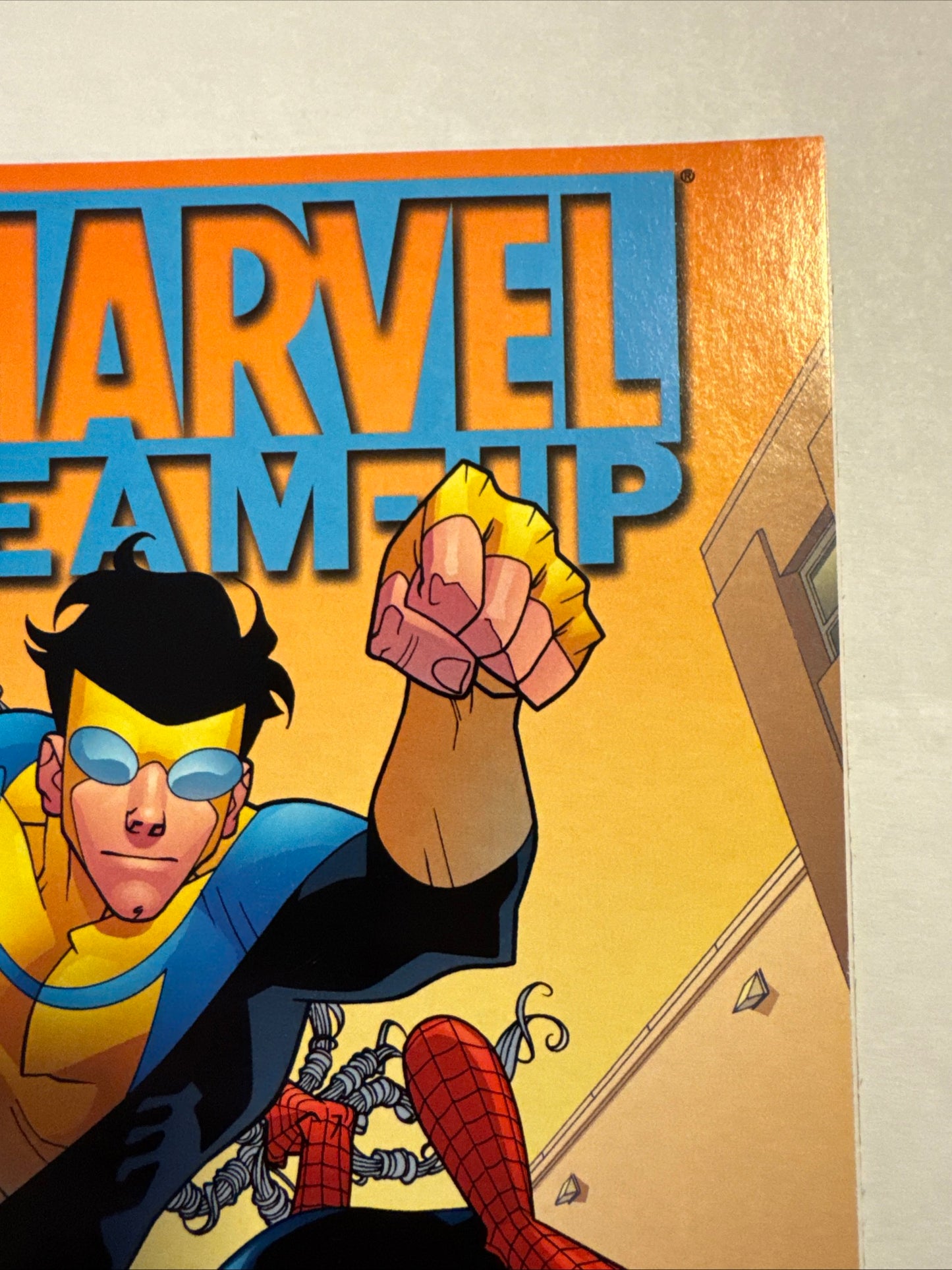 MARVEL TEAM-UP #14 (2005) - SPIDER-MAN MEETS INVINCIBLE - HOT BOOK!