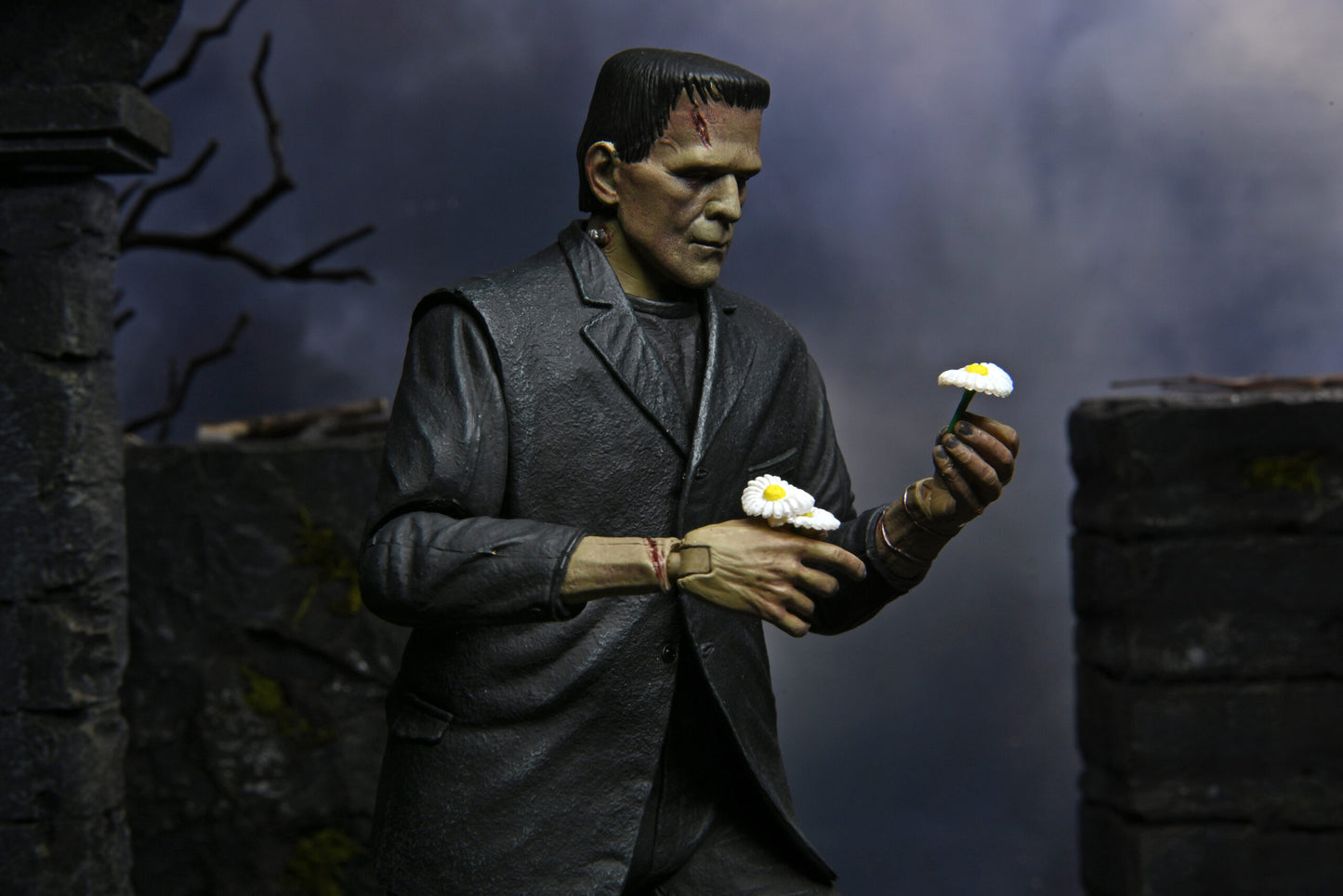 Universal Monsters 7″ Scale Action Figure – Ultimate Frankenstein’s Monster (COLOUR)