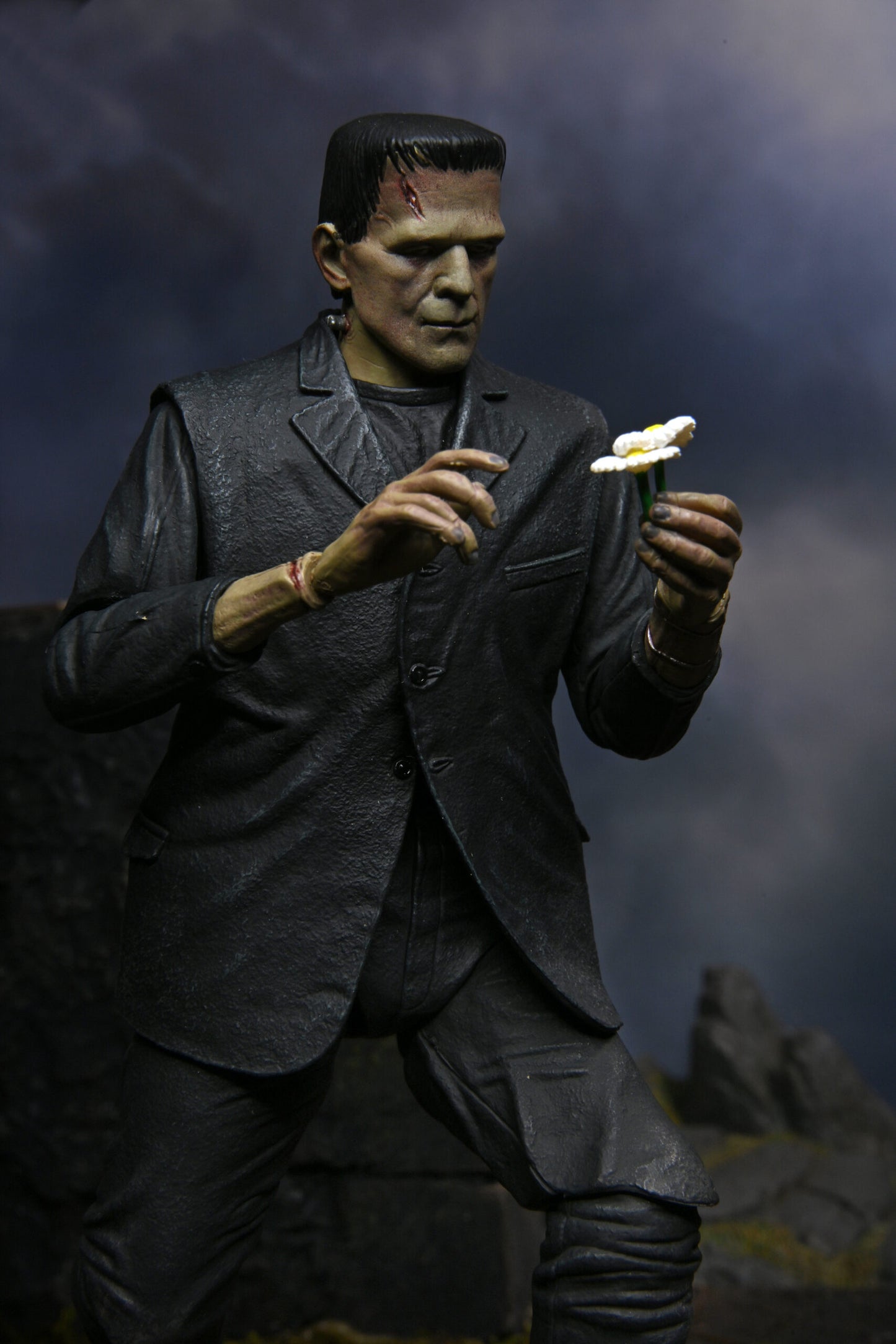 Universal Monsters 7″ Scale Action Figure – Ultimate Frankenstein’s Monster (COLOUR)