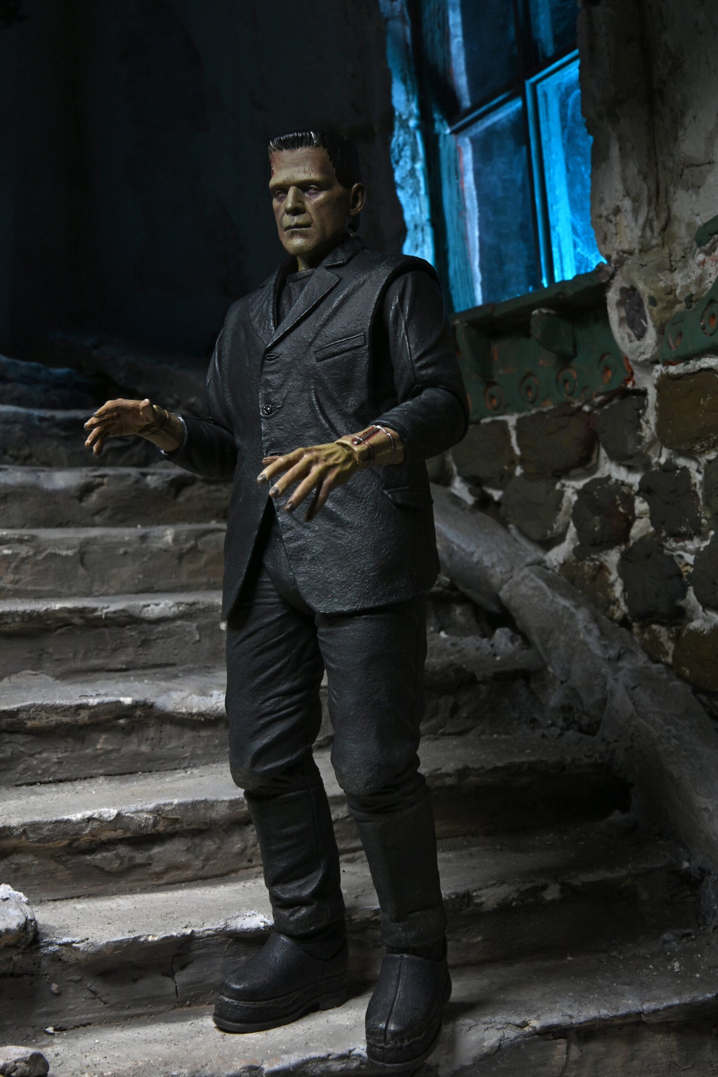 Universal Monsters 7″ Scale Action Figure – Ultimate Frankenstein’s Monster (COLOUR)