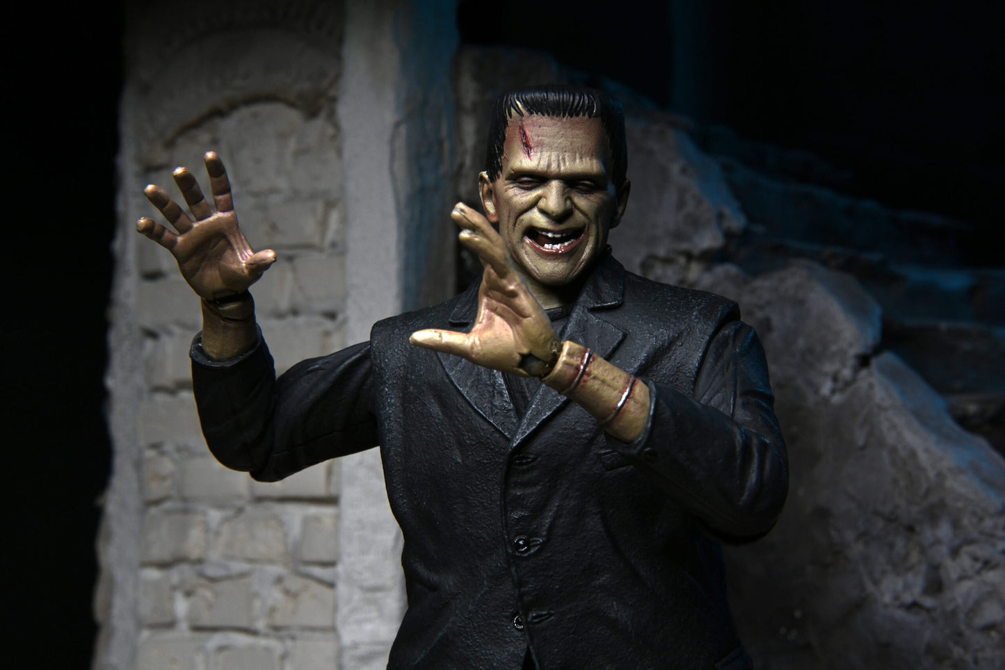 Universal Monsters 7″ Scale Action Figure – Ultimate Frankenstein’s Monster (COLOUR)