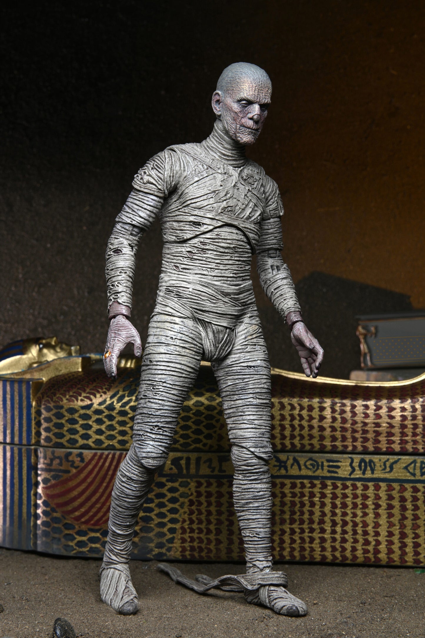 Universal Monsters 7″ Scale Action Figure – Ultimate Mummy (COLOUR)