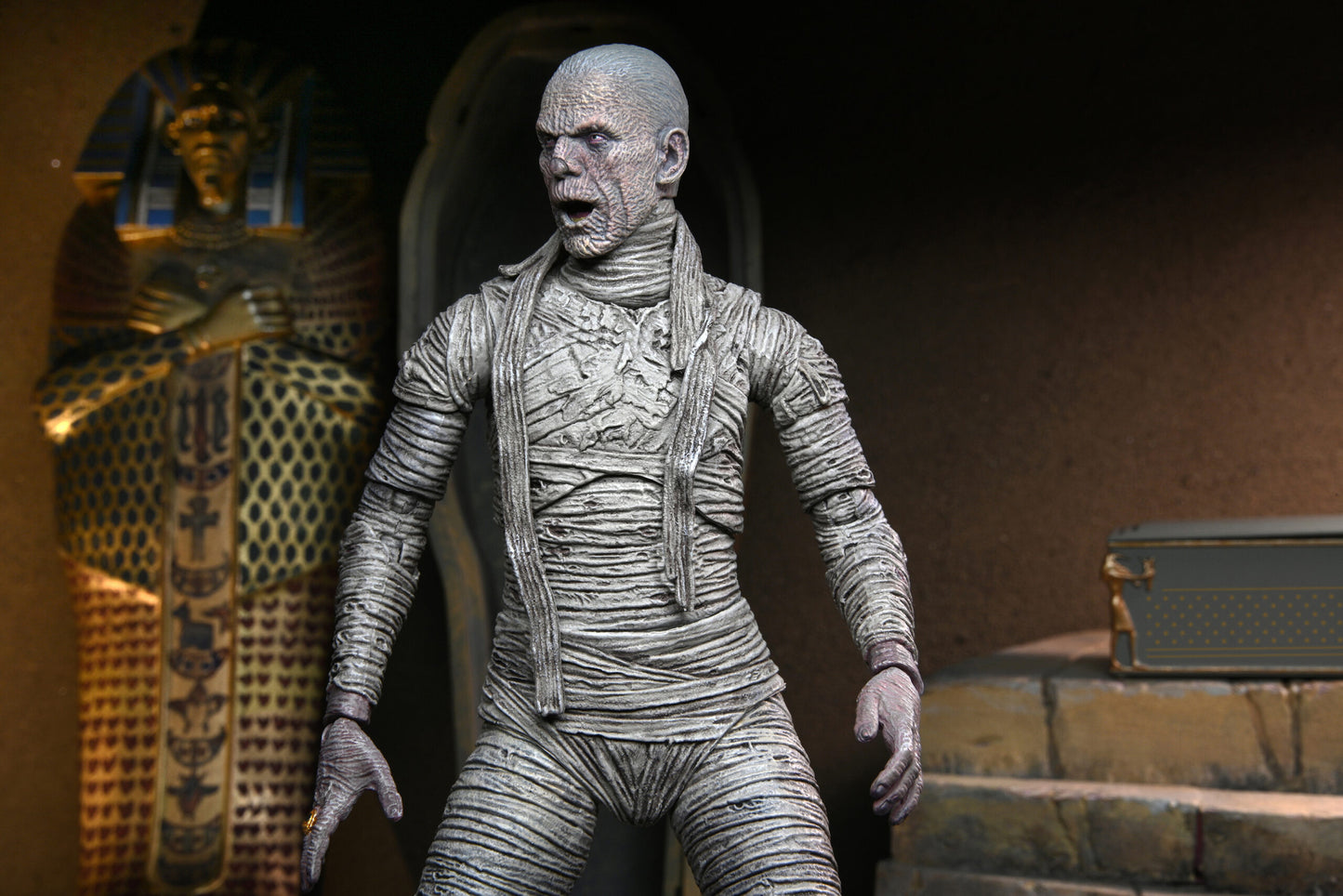 Universal Monsters 7″ Scale Action Figure – Ultimate Mummy (COLOUR)