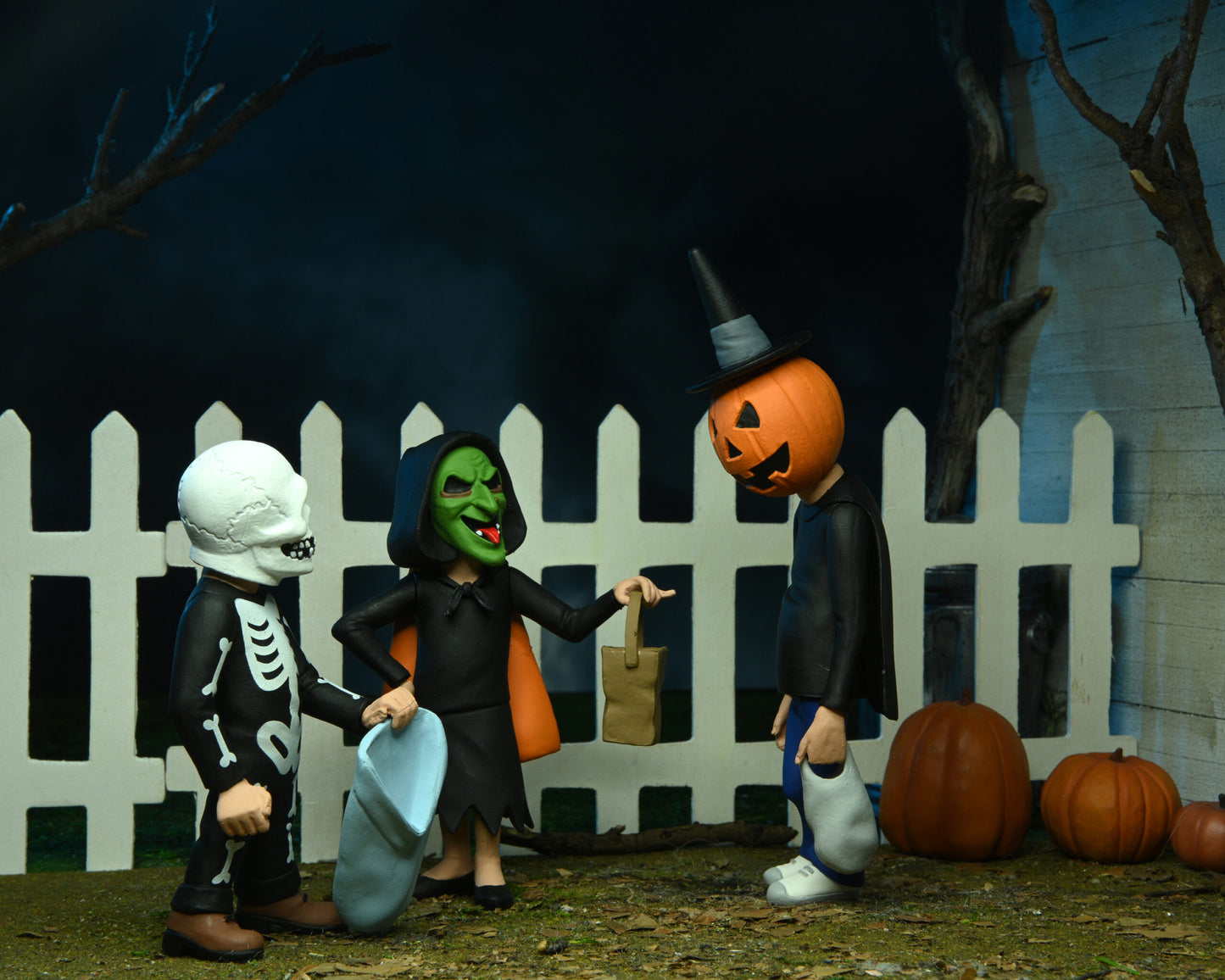 Halloween 3 Season Of The Witch 6” Scale Action Figures – Toony Terrors “Trick or Treaters” 3-pack