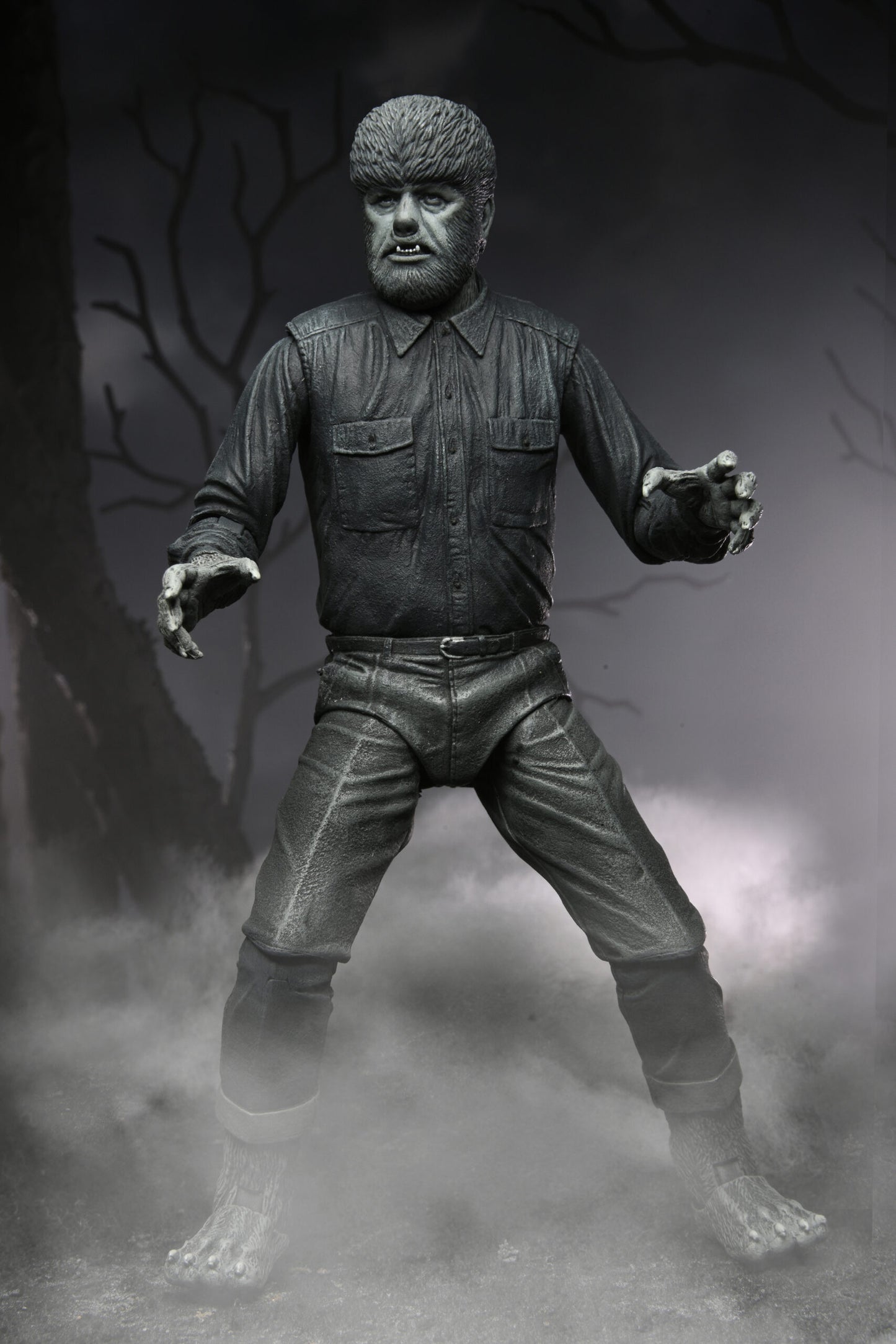 Universal Monsters 7″ Scale Action Figure – Ultimate Wolf Man (Black & White)