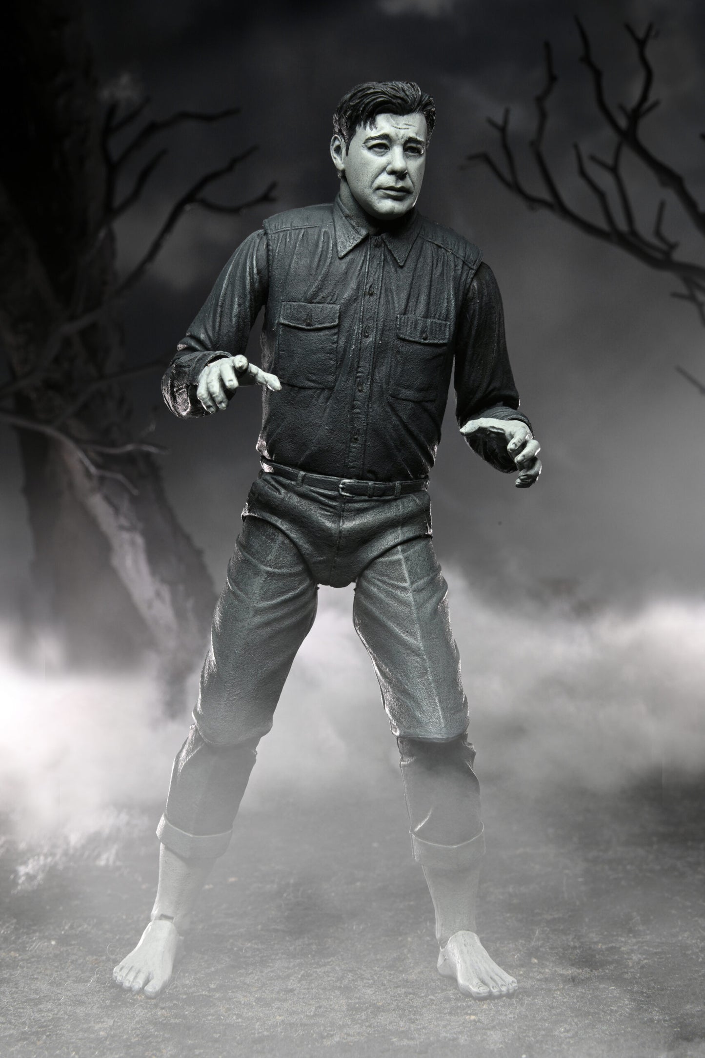 Universal Monsters 7″ Scale Action Figure – Ultimate Wolf Man (Black & White)