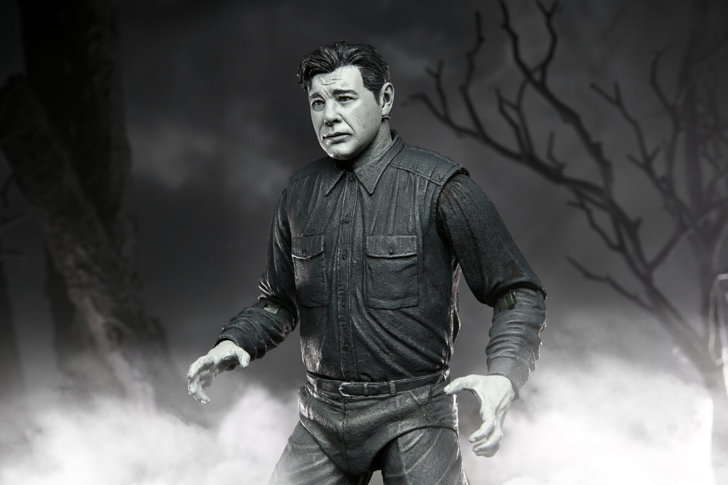 Universal Monsters 7″ Scale Action Figure – Ultimate Wolf Man (Black & White)