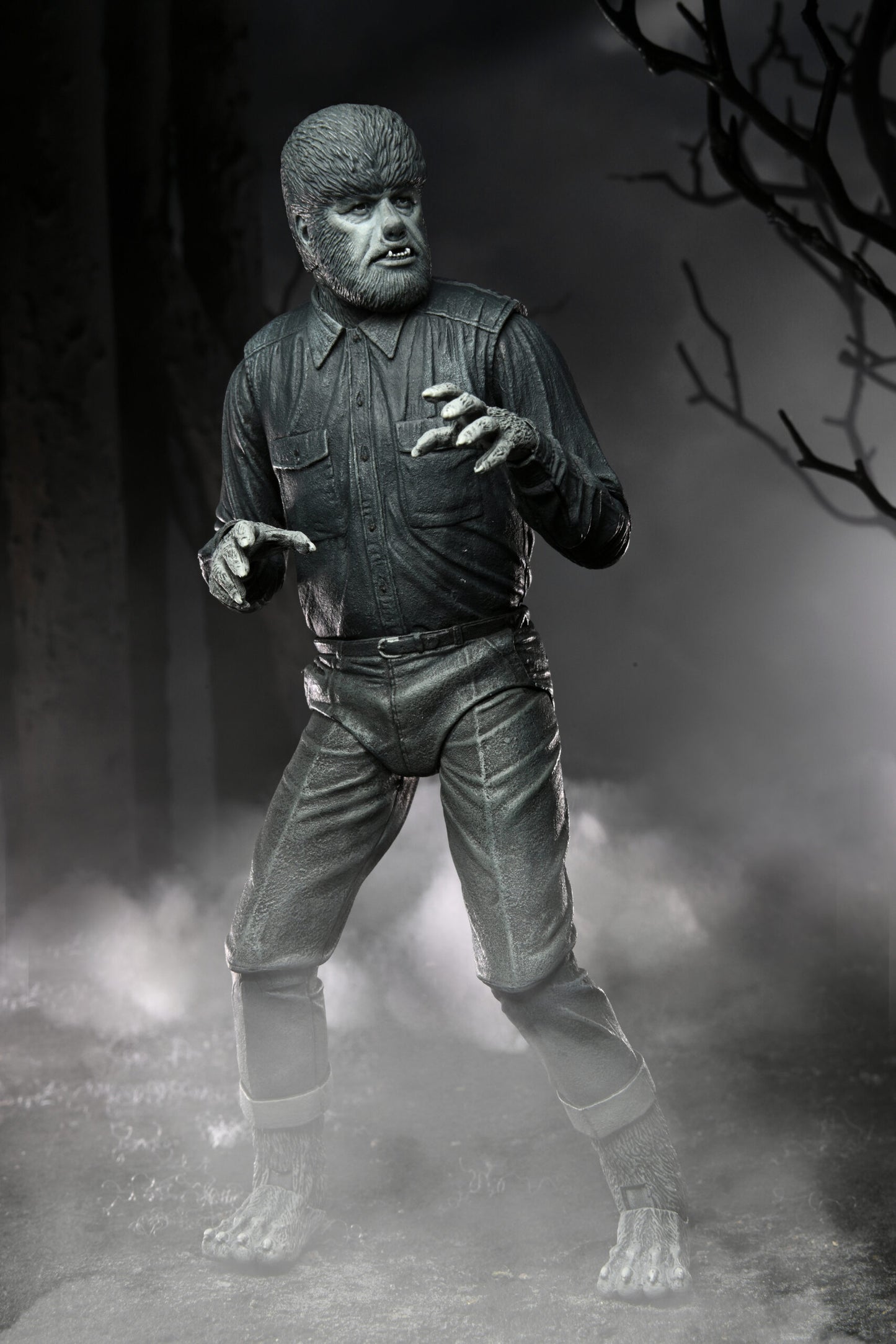 Universal Monsters 7″ Scale Action Figure – Ultimate Wolf Man (Black & White)