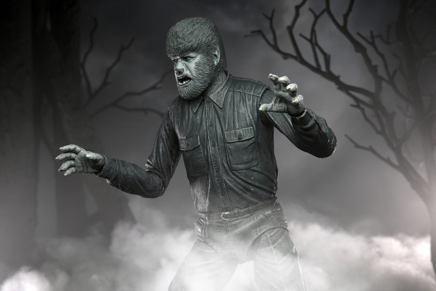 Universal Monsters 7″ Scale Action Figure – Ultimate Wolf Man (Black & White)