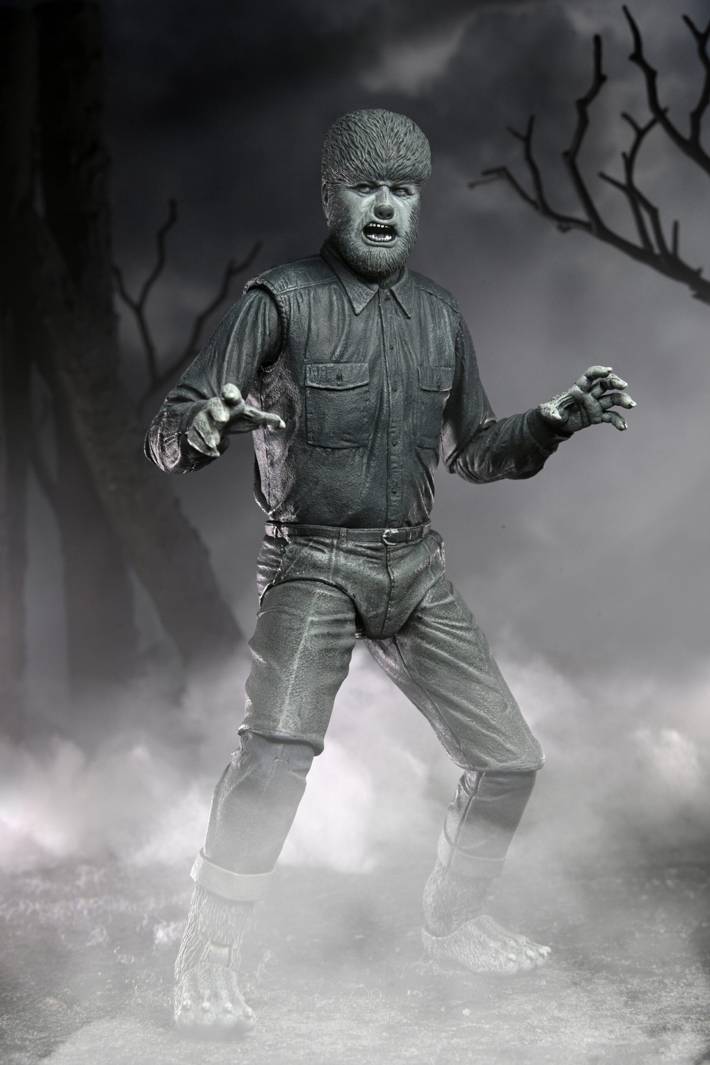 Universal Monsters 7″ Scale Action Figure – Ultimate Wolf Man (Black & White)